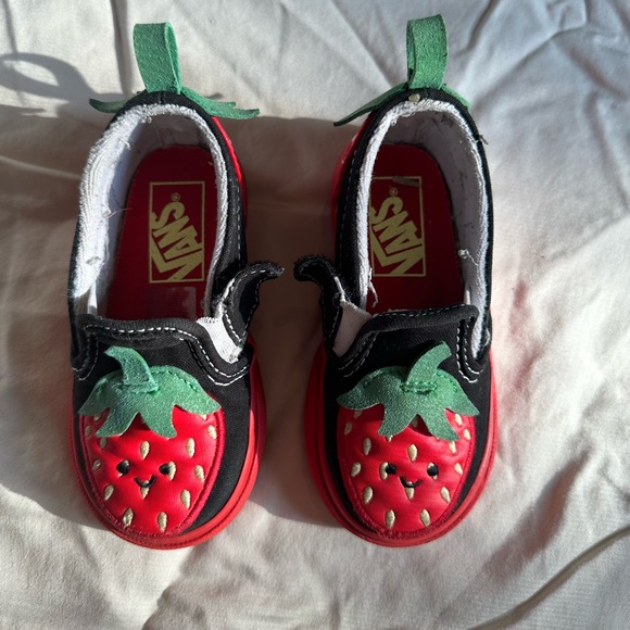 VANS strawberry velcro / slip on shoes 🍓 - Picture 3 of 9